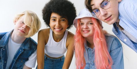 Dari Like ke Self-Worth: Bagaimana Media Sosial Mempengaruhi Kesehatan Mental Kita