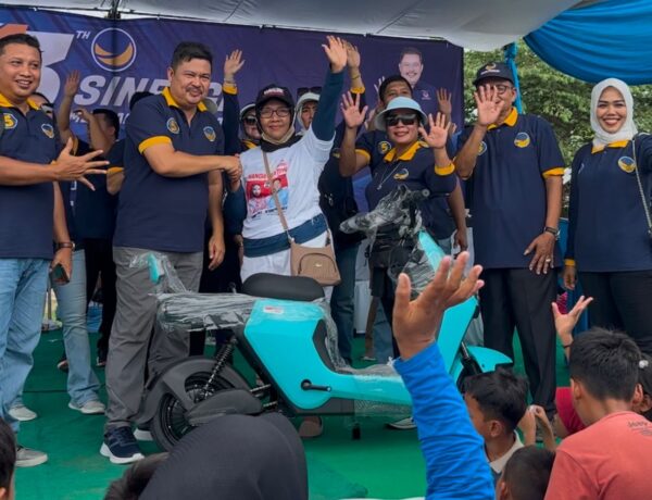 Rayakan HUT ke 13 Warga Jalan Sehat Bersama NasDem Pesawaran